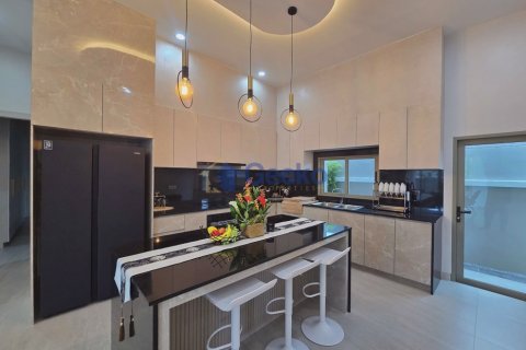 House in Pattaya, Thailand 3 bedrooms № 195812 - photo 9