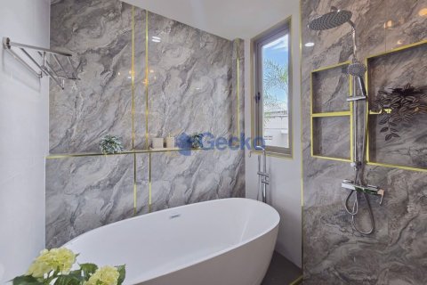 House in Pattaya, Thailand 3 bedrooms № 195812 - photo 16