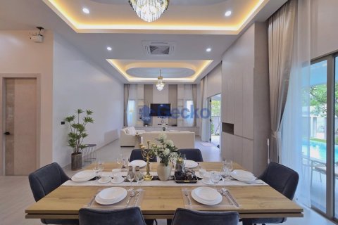 House in Pattaya, Thailand 3 bedrooms № 195812 - photo 7