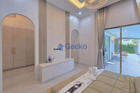 House in Pattaya, Thailand 3 bedrooms № 195812 - photo 22