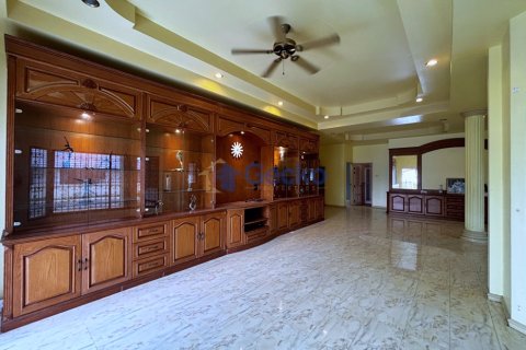 House in Pattaya, Thailand 3 bedrooms № 195810 - photo 8