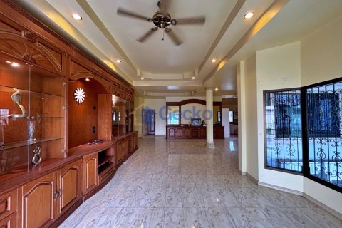 House in Pattaya, Thailand 3 bedrooms № 195810 - photo 4