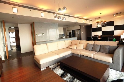 Condo in Bangkok, Thailand, 3 bedrooms № 157486 - photo 4
