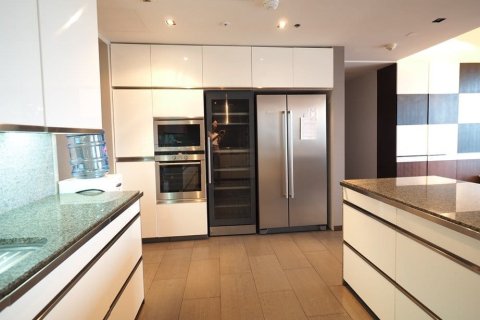 Condo in Bangkok, Thailand, 3 bedrooms № 157486 - photo 3