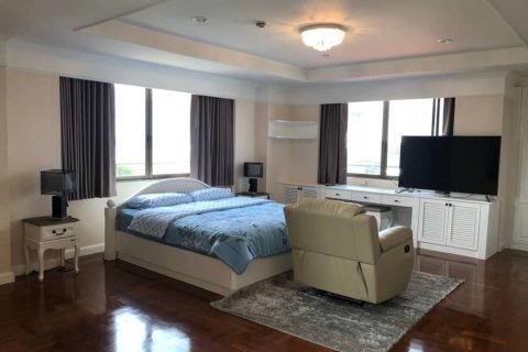 Condo in Bangkok, Thailand, 3 bedrooms  № 157485 - photo 8