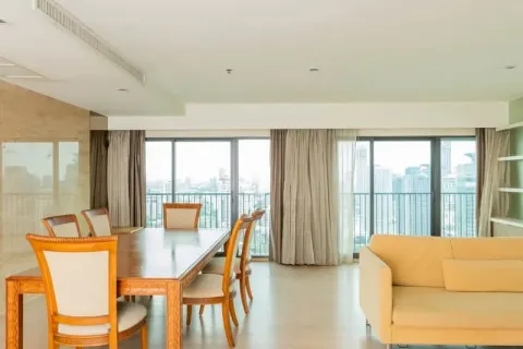 Condo à Khlong Toei, Bangkok, Thaïlande, 2 chambres  № 214711