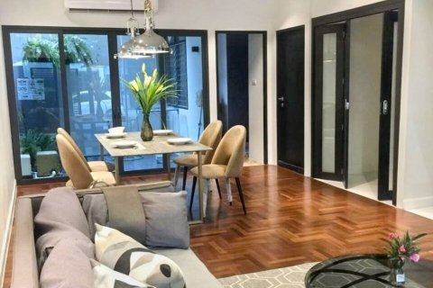 Дом в Бангкоке, Таиланд с 2 спальнями  № 114558 - фото 2