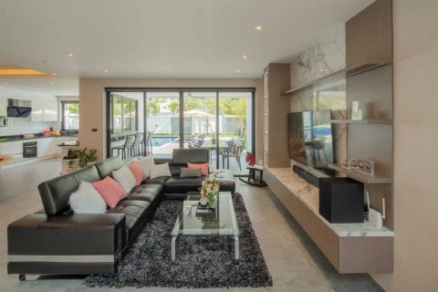 Дом в Ханг Донге, Таиланд с 4 спальнями  № 114562 - фото 5