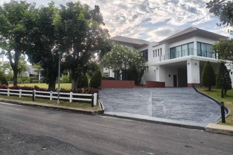 House in Pak Chong, Thailand 5 bedrooms № 154782 - photo 3