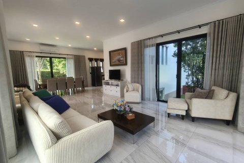 House in Pak Chong, Thailand 5 bedrooms № 154782 - photo 4