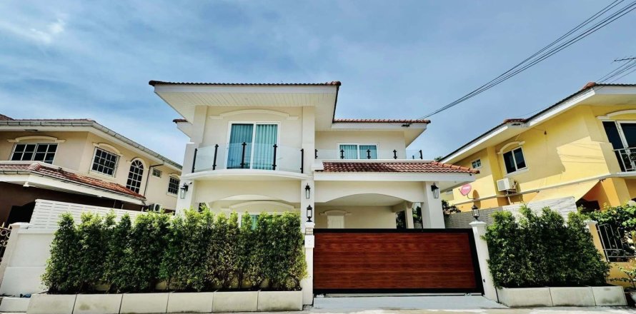 Дом в Паттайе, Таиланд с 4 спальнями № 154781