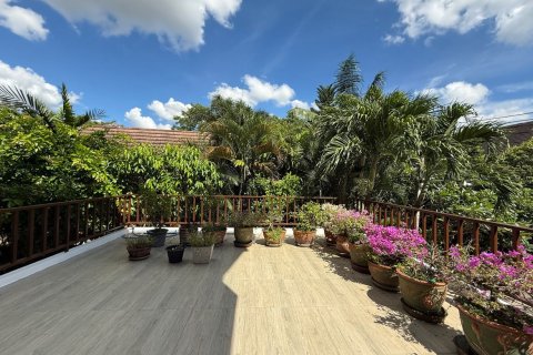 House in Chiang Mai, Thailand 4 bedrooms № 149645 - photo 29