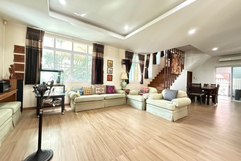 House in Chiang Mai, Thailand 4 bedrooms № 149645 - photo 2