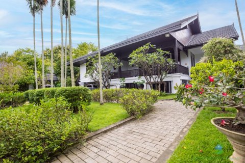 Villa in Chiang Mai, Thailand 5 bedrooms № 149641