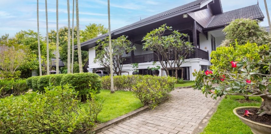 Villa in Chiang Mai, Thailand 5 bedrooms № 149641
