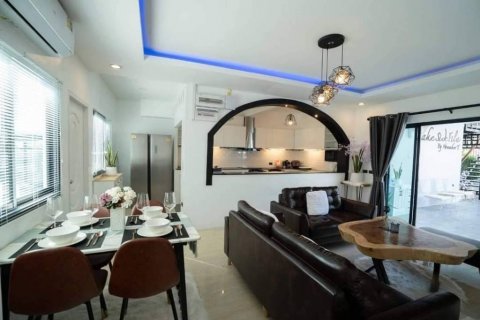 Villa in Pattaya, Thailand 6 bedrooms № 114552 - photo 8
