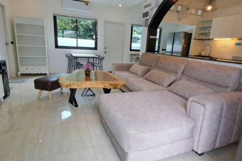 Villa in Pattaya, Thailand 6 bedrooms № 114552 - photo 3