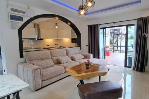Villa in Pattaya, Thailand 6 bedrooms № 114552 - photo 2