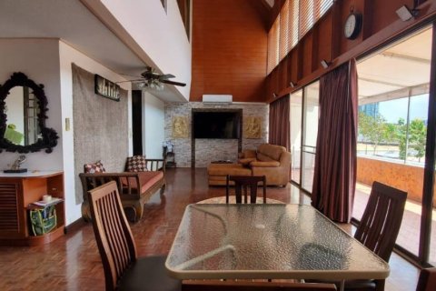 Condo in Pattaya, Thailand, 2 bedrooms  № 157703 - photo 17