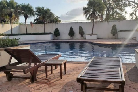 Condo in Pattaya, Thailand, 2 bedrooms  № 157703 - photo 23