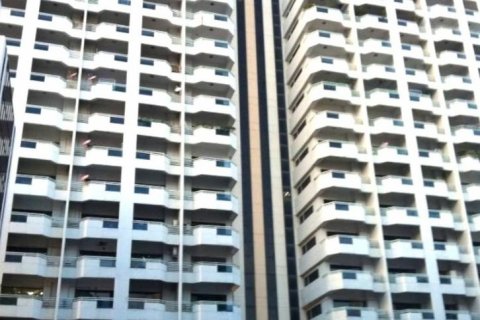 Condo in Bangkok, Thailand, 3 bedrooms  № 157705 - photo 2