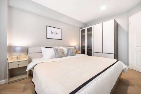 Condo in Bangkok, Thailand, 2 bedrooms  № 157707 - photo 5