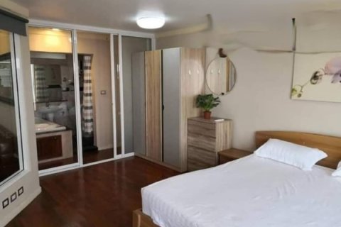 Condo in Bangkok, Thailand, 2 bedrooms  № 157704 - photo 18