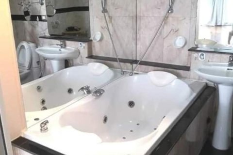 Condo in Bangkok, Thailand, 2 bedrooms  № 157704 - photo 6