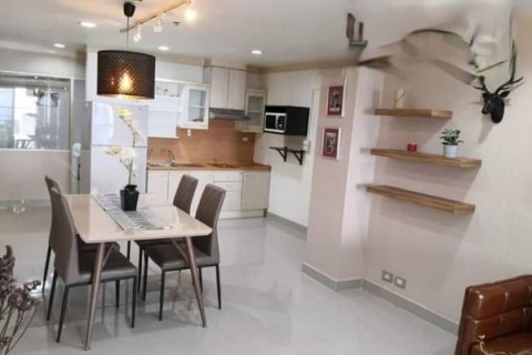 Condo in Bangkok, Thailand, 2 bedrooms  № 157704