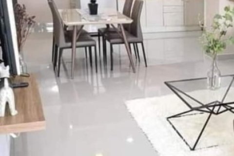 Condo in Bangkok, Thailand, 2 bedrooms  № 157704 - photo 2