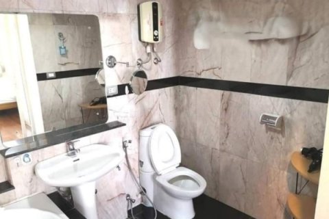 Condo in Bangkok, Thailand, 2 bedrooms  № 157704 - photo 15