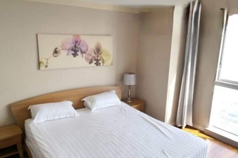 Condo in Bangkok, Thailand, 2 bedrooms  № 157704 - photo 17