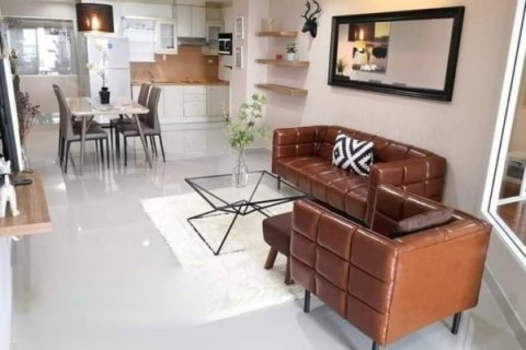 Condo in Bangkok, Thailand, 2 bedrooms  № 157704 - photo 9