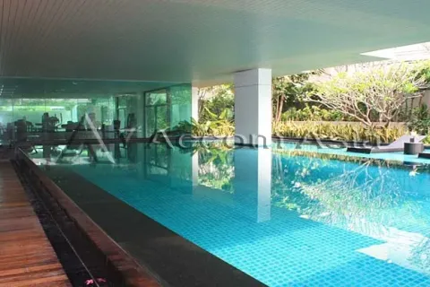 Condominio de 2 dormitorios en Khlong Toei, Bangkok, Tailandia № 217852
