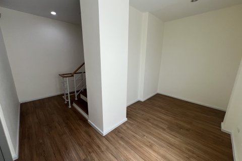 Maison à Prawet, Bangkok, Thaïlande 4 chambres № 137463 - photo 18