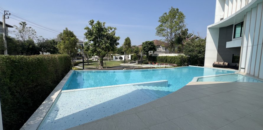 Maison à Prawet, Bangkok, Thaïlande 4 chambres № 137463