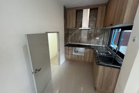 Maison à Prawet, Bangkok, Thaïlande 4 chambres № 137463 - photo 8