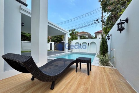 Maison à Pattaya, Thaïlande 5 chambres № 196204 - photo 2