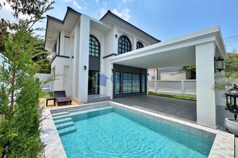 Maison à Pattaya, Thaïlande 5 chambres № 196204