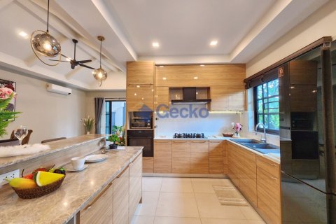 บ้านในพัทยา, ประเทศไทย 4 ห้องนอน № 196203 - รูปถ่าย 12