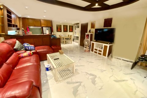 Квартира в Кату, Таиланд с 2 спальнями  № 135585 - фото 1