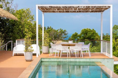 Villa in Surat Thani, Thailand 4 bedrooms № 171620 - photo 2