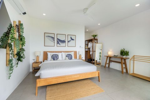 Villa in Surat Thani, Thailand 4 bedrooms № 171620 - photo 5