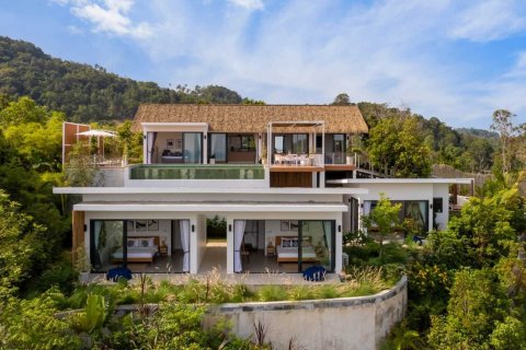 Villa in Surat Thani, Thailand 4 bedrooms № 171620 - photo 1