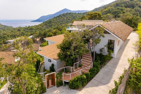 Villa in Surat Thani, Thailand 4 bedrooms № 171620 - photo 7