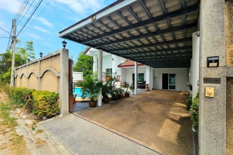 Villa in Hua Hin, Thailand 2 bedrooms № 171614 - photo 2