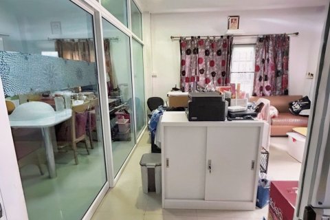 House in Bang Kapi, Bangkok, Thailand 3 bedrooms № 152874 - photo 2