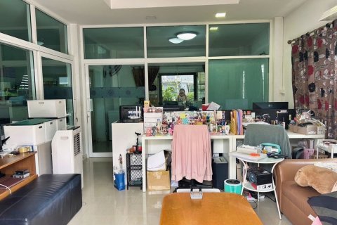 House in Bang Kapi, Bangkok, Thailand 3 bedrooms № 152874 - photo 3