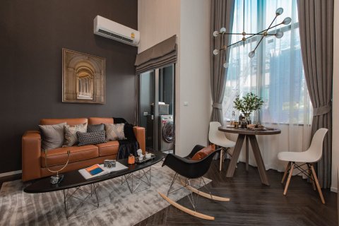 Дуплекс в Клонг Тоэй, Бангкок, Таиланд с 2 спальнями  № 139509 - фото 1