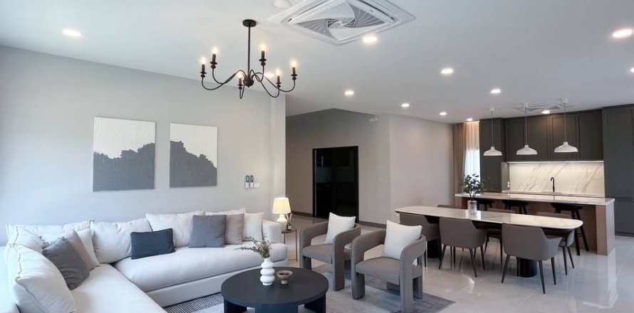 Maison à Bangkok, Thaïlande 5 chambres № 180687